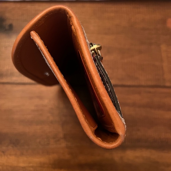 Dooney & Bourke | Snake Embossed Wallet - Picture 5 of 9